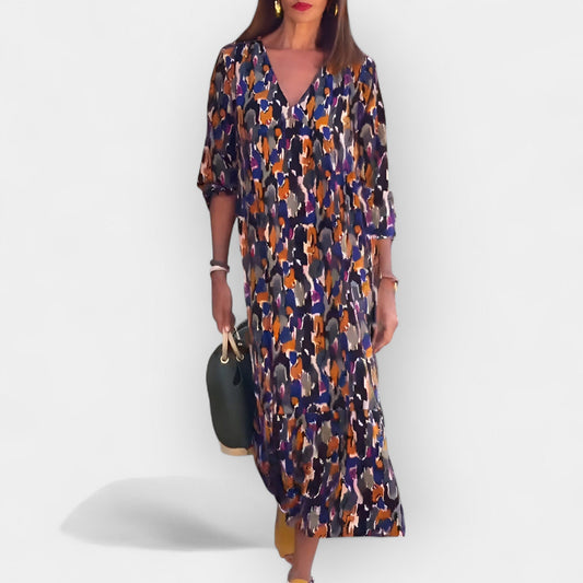 Dress with V Neckline and Retro Design