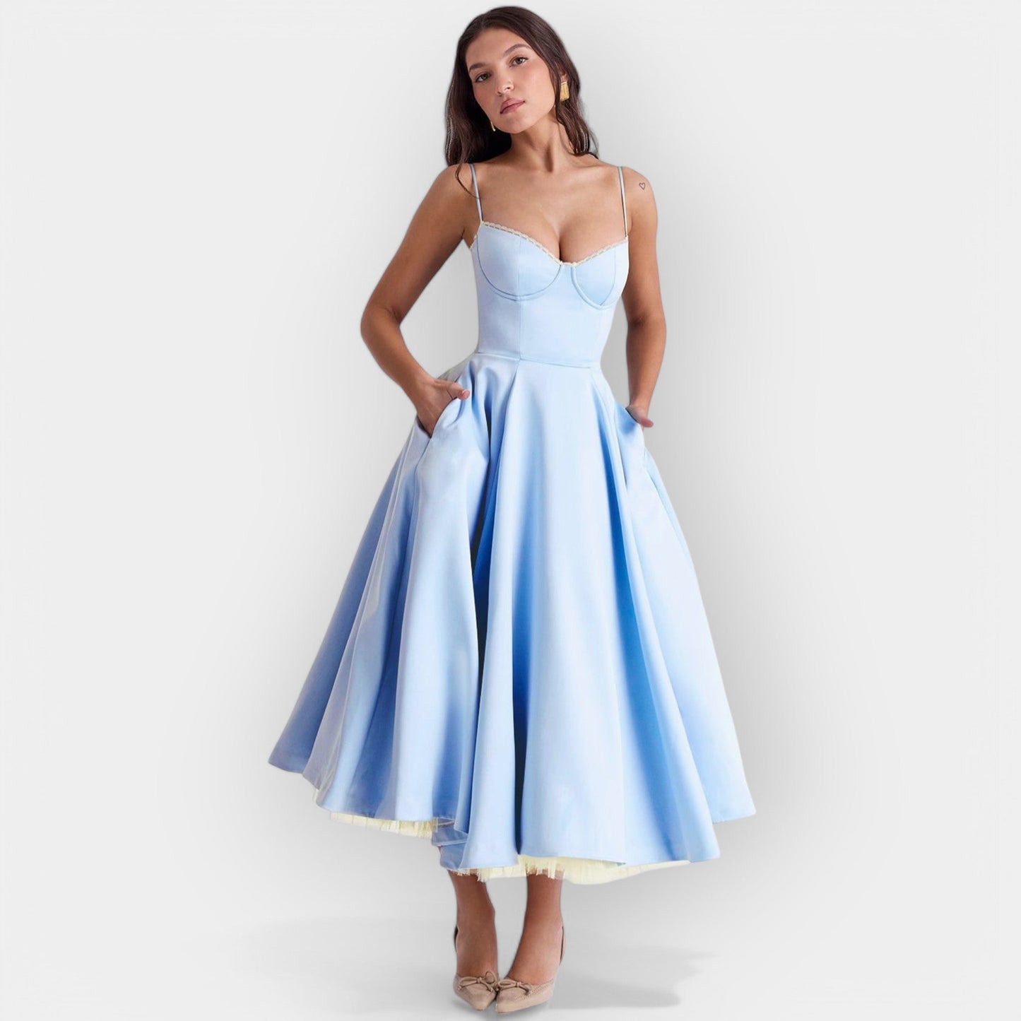 Elegant Midi Dress with Stylish Line